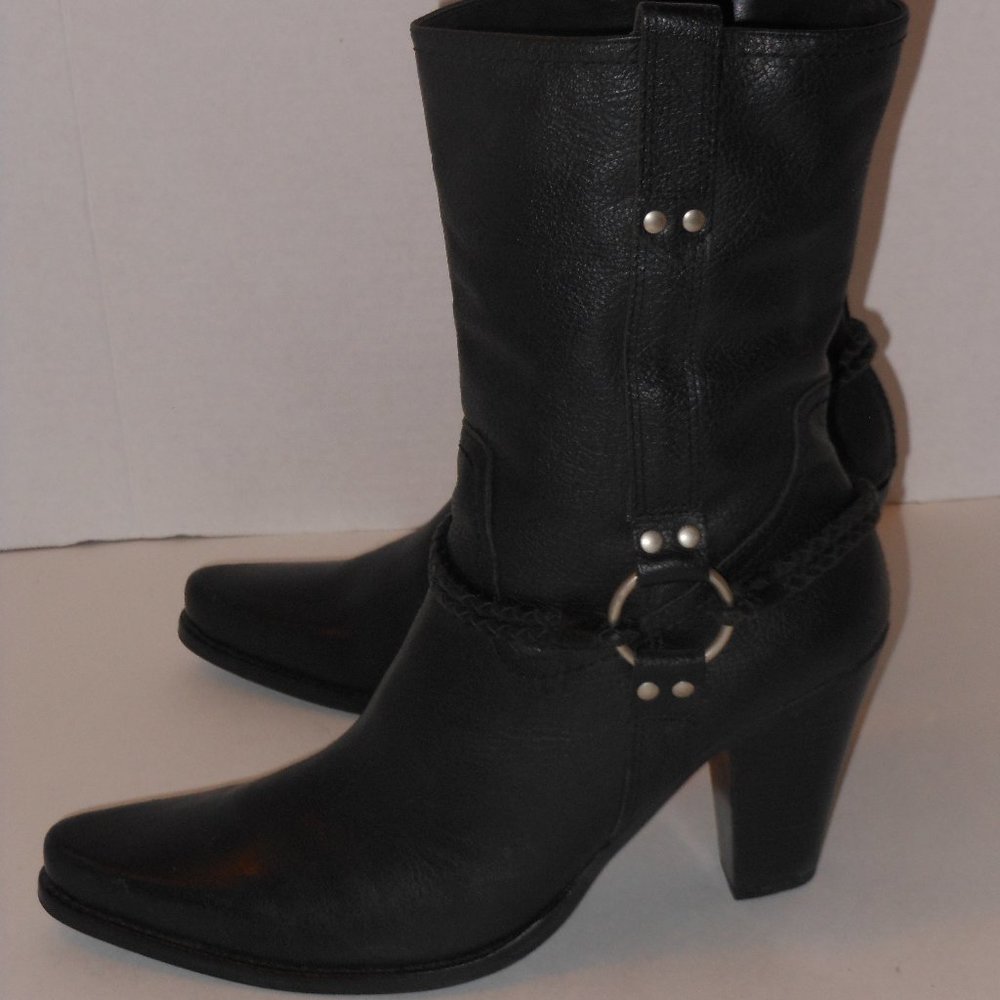 BAKERS BLACK LEATHER WESTERN STYLE ABOVE THE ANKLE BOOTS SIZE 9 MEDIUM